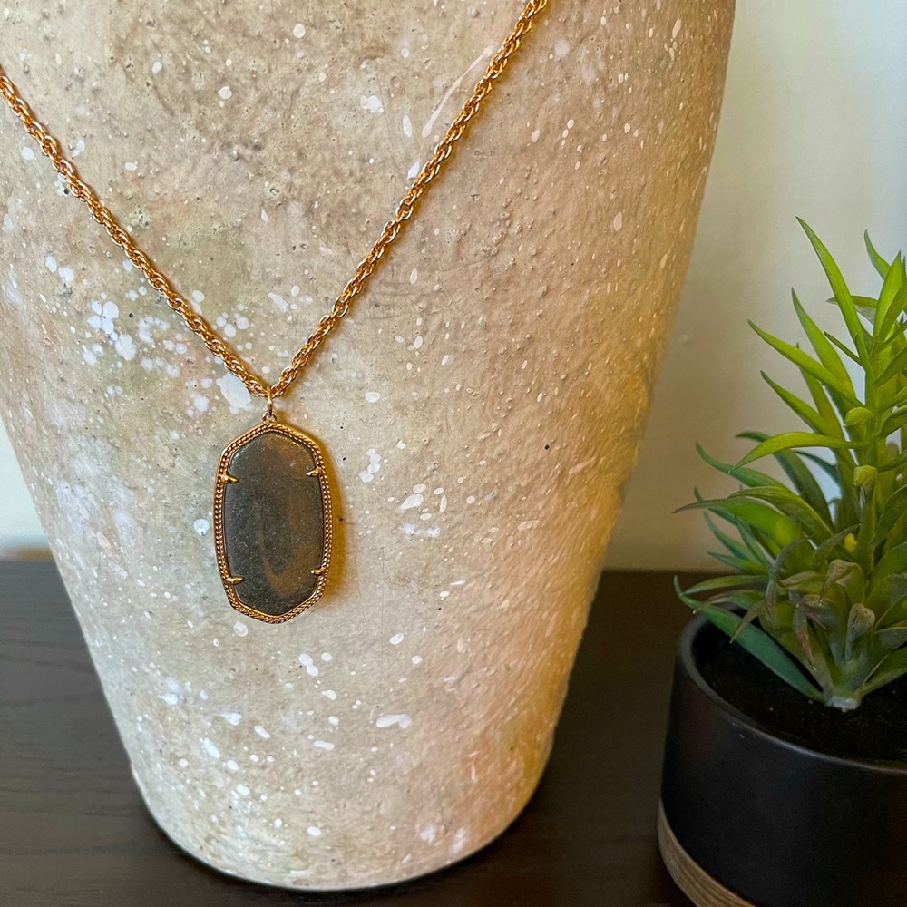 Kendra Scott Pendant Necklace